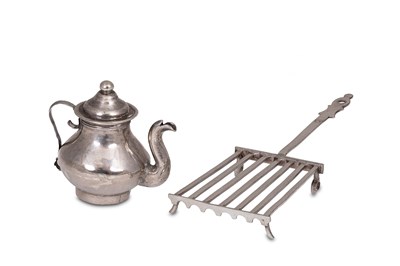 Lot 418 - A Queen Anne miniature silver teapot