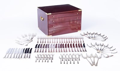 Lot 29 - A canteen of silver cutlery