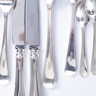 Lot 29 - A canteen of silver cutlery