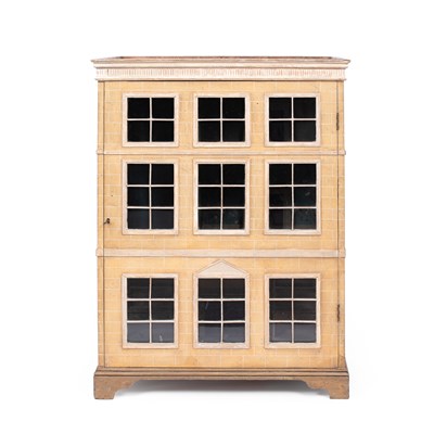 Lot 643 - A rare English baby house
