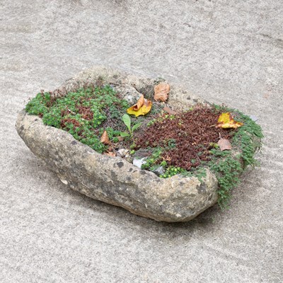 Lot 826 - A rectangular stone trough