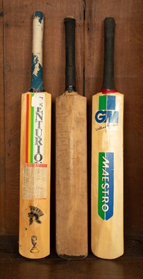 Lot 31 - A Centurion cricket bat