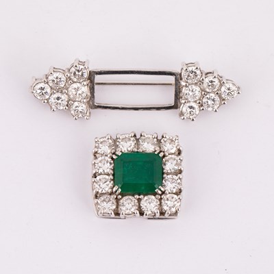Lot 228 - An emerald and diamond convertible brooch