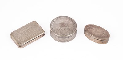 Lot 85 - A French circular silver box