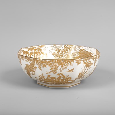 Lot 175 - A Royal Crown Derby octagonal bowl