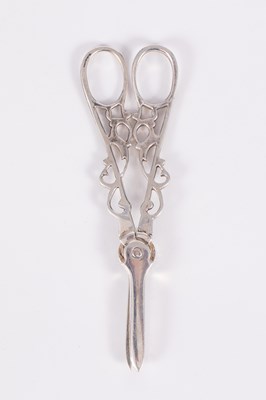 Lot 72 - A pair of contemporary silver grape scissors