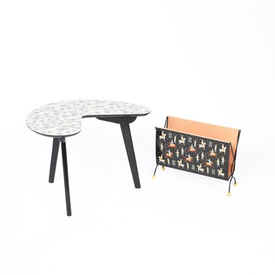 Lot 121 - A fern and leaf decorated boomerang table