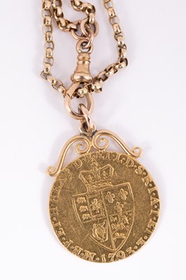 Lot 65 - A 9ct gold guard chain