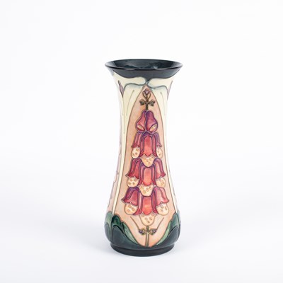 Lot 179 - A Moorcroft foxglove pattern vase