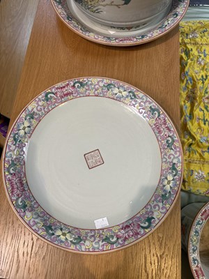 Lot 569 - A pair of Chinese famille verte jardinières