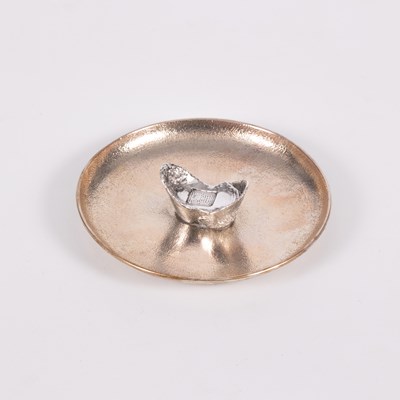 Lot 127 - A Chinese export silver chopstick rest