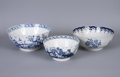 Lot 755 - Three Lowestoft porcelain blue and white bowls