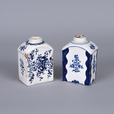 Lot 760 - A Lowestoft Robert Browne pattern tea caddy