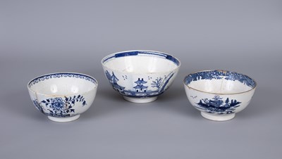 Lot 763 - Three Lowestoft porcelain blue and white bowls