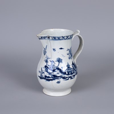 Lot 765 - A Lowestoft blue and white baluster jug