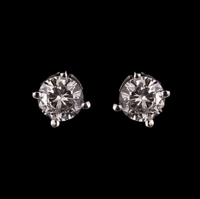 Lot 104 - A pair of SGL luxuriant diamond stud earrings