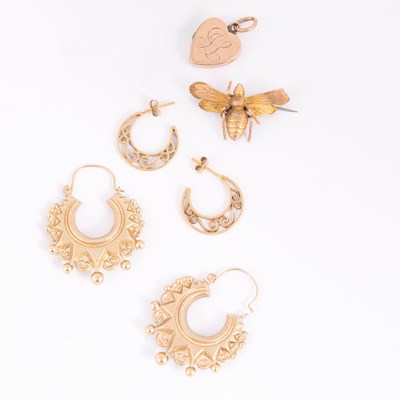Lot 105 - A quantity of gold jewellery