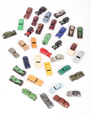 Lot 147 - A collection of Dinky Toys diecast model cars