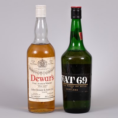 Lot 264 - Whisky: A bottle of Dewar's White Label Fine Scotch Whisky