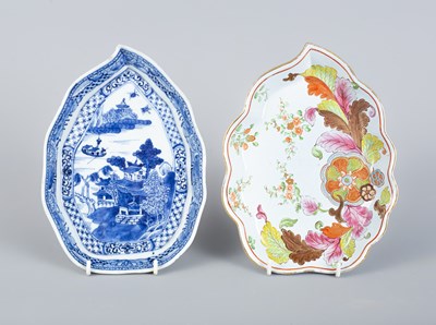 Lot 572 - A Chinese export tobacco leaf dessert dish