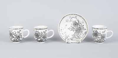Lot 573 - A Chinese export porcelain part tea service