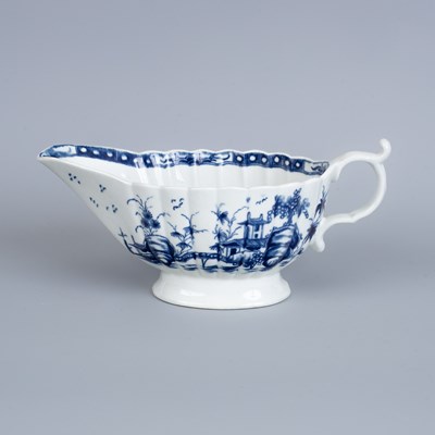 Lot 797 - A Worcester blue and white fluted sauceboat