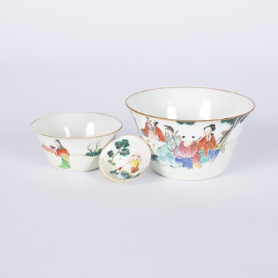 Lot 621 - A Chinese famille rose bowl