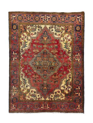 Lot 466 - A Hamadan rug of Heriz design