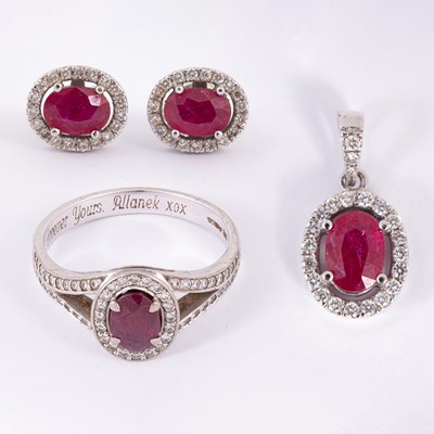 Lot 17 - The Diamond Store 18K white gold, ruby and diamond suite