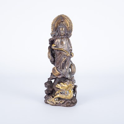 Lot 576 - A bronze figure of Guanyin