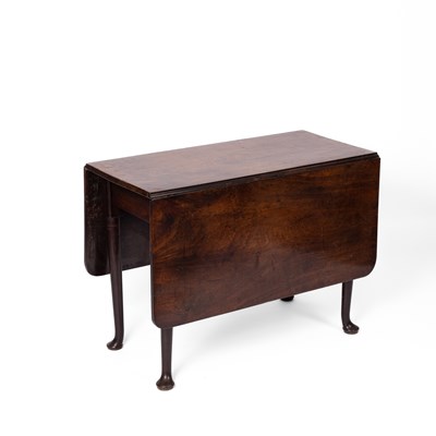 Lot 403 - A George II mahogany drop-leaf table