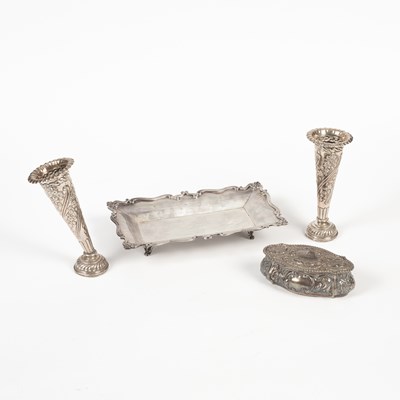 Lot 64 - An Edwardian silver trinket box