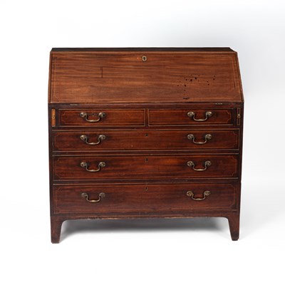 Lot 422 - A George III mahogany bureau