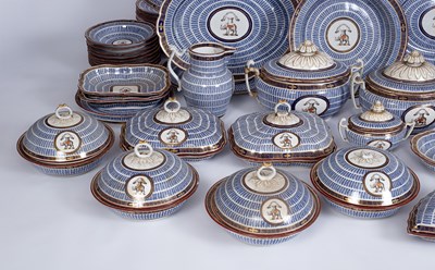 Lot 814 - An extensive Worcester dinner service