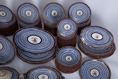 Lot 814 - An extensive Worcester dinner service