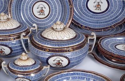 Lot 814 - An extensive Worcester dinner service