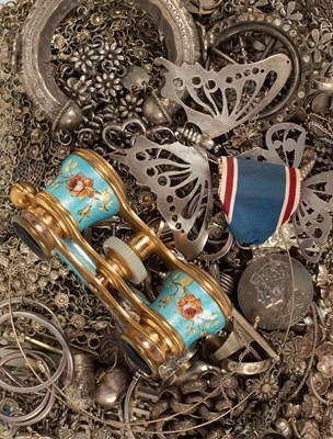 Lot 20 - A large quantity of silver and white metal jewellery