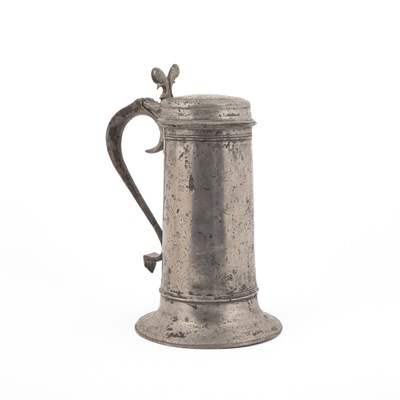 Lot 656 - A 17th Century pewter church communion flagon