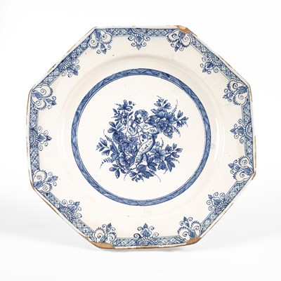 Lot 719 - An English Delftware blue and white octagonal dish