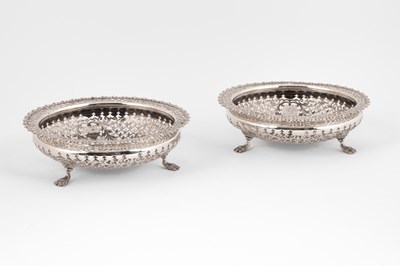 Lot 48 - A pair of Edwardian pierced silver bowls