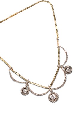 Lot 13 - A Victorian diamond necklace