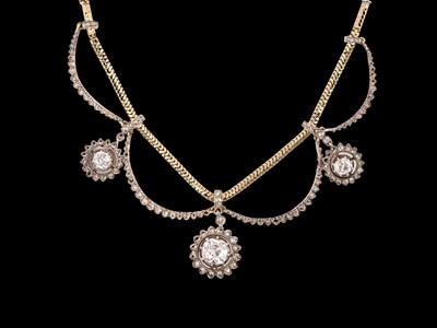 Lot 13 - A Victorian diamond necklace