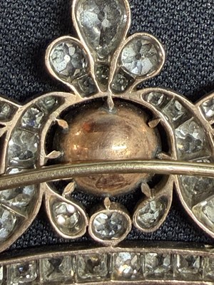 Lot 21 - The Harbour Lights: an early 19th Century multi-gem set hair ornament