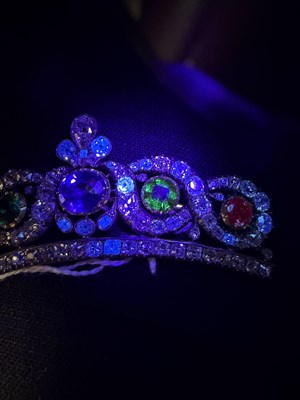 Lot 21 - The Harbour Lights: an early 19th Century multi-gem set hair ornament