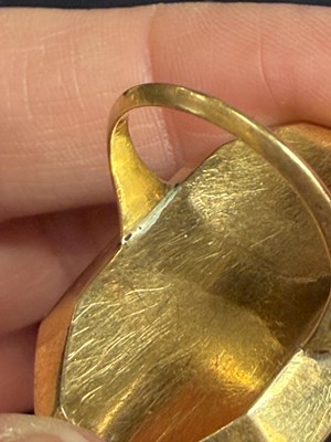 Lot 8 - A Georgian portrait miniature ring