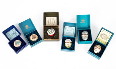 Lot 263 - A quantity of Bilston & Battersea enamel boxes