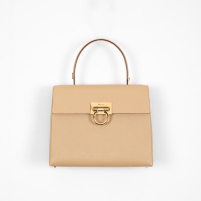 Lot 353 - Salvatore Ferragamo Gancini hand bag