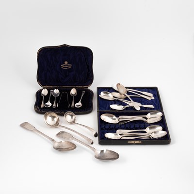 Lot 87 - A set of six George III silver teaspoons
