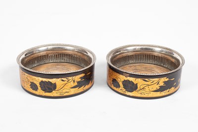 Lot 393 - A pair of Regency papier-mâché wine coasters