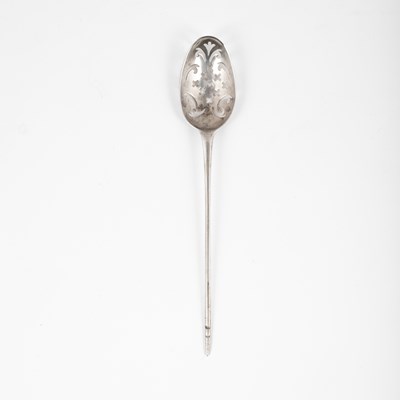 Lot 14 - A mid 18th Century silver mote spoon
